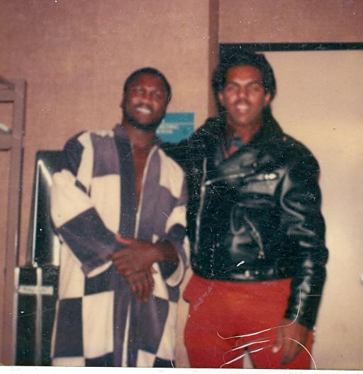 Davis with former heavyweight champion boxer Joe Frazier