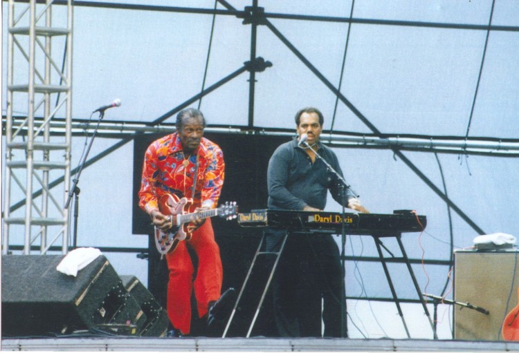 Daryl Davis on keyboards playing with Chuck Berry